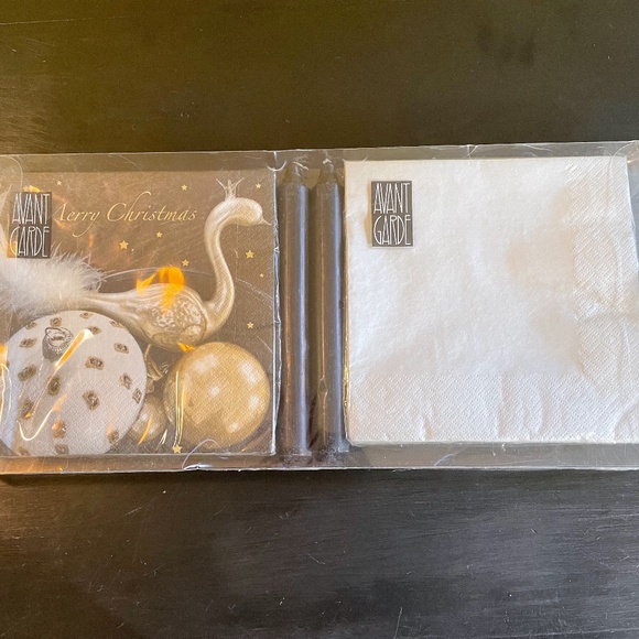 Candle and Napkin set. Christmas print. Made in Germany by Braun Company Paper - Picture 1 of 2